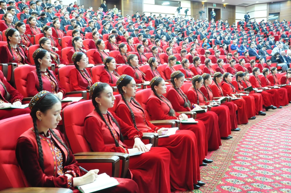 Hormatly Prezidentimiziň «Türkmenistanyň Bitaraplygy — parahatçylygyň we ynanyşmagyň aýdyň ýoly» atly kitabynyň azerbaýjan dilindäki neşiriniň  tanyşdyrylyş dabarasy