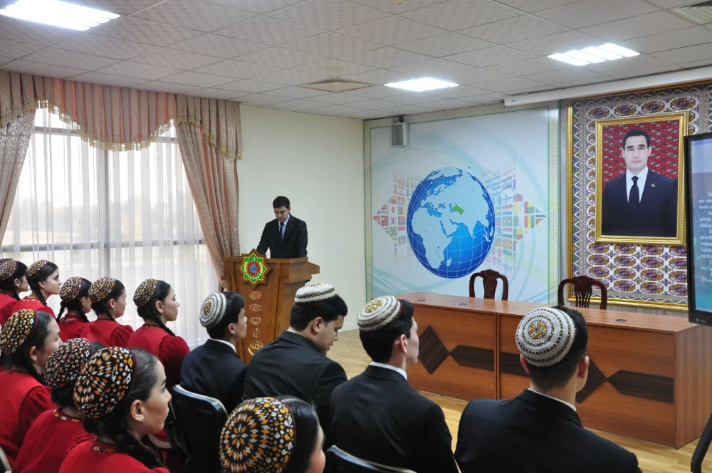 A Training Session on Artificial Intelligence