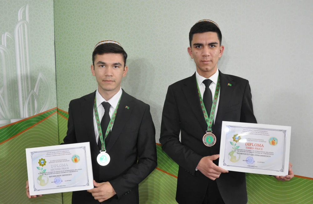 III AÇYK HALKARA INTERNET EKOLOGIÝA OLIMPIADASY ÜSTÜNLIKLERE BESLENDI