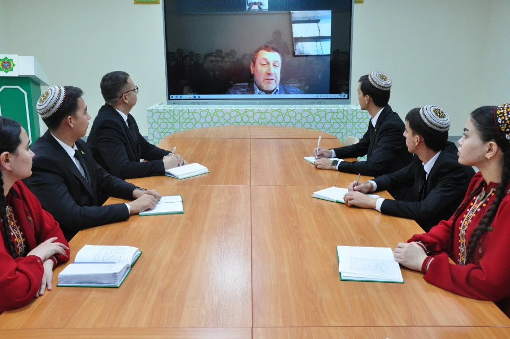 PARTICIPATION OF TURKMEN STUDENTS IN THE TURKMEN-UKRAINIAN ONLINE TRAINING SESSION