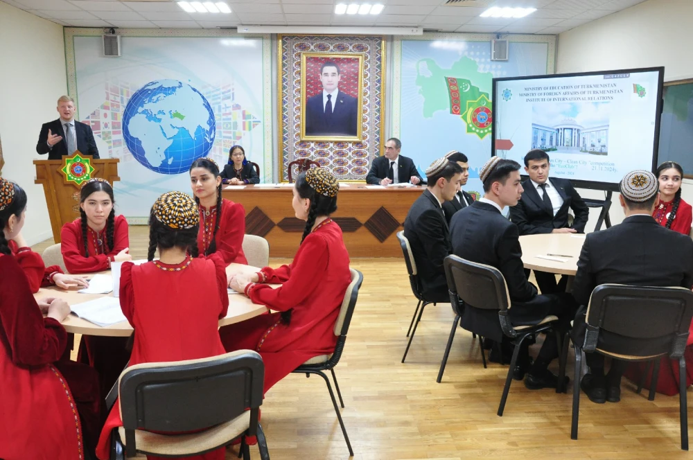 “EcoClub” tarapyndan  “Arassa şäher – ýaşyl  şäher”  temasy boýunça bäsleşik geçirildi