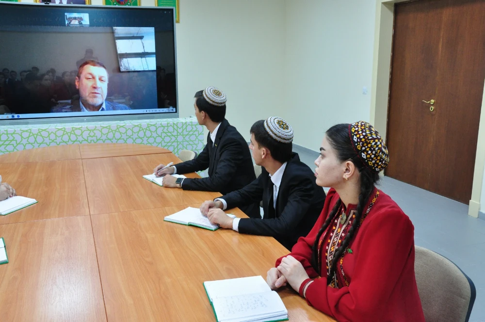 PARTICIPATION OF TURKMEN STUDENTS IN THE TURKMEN-UKRAINIAN ONLINE TRAINING SESSION
