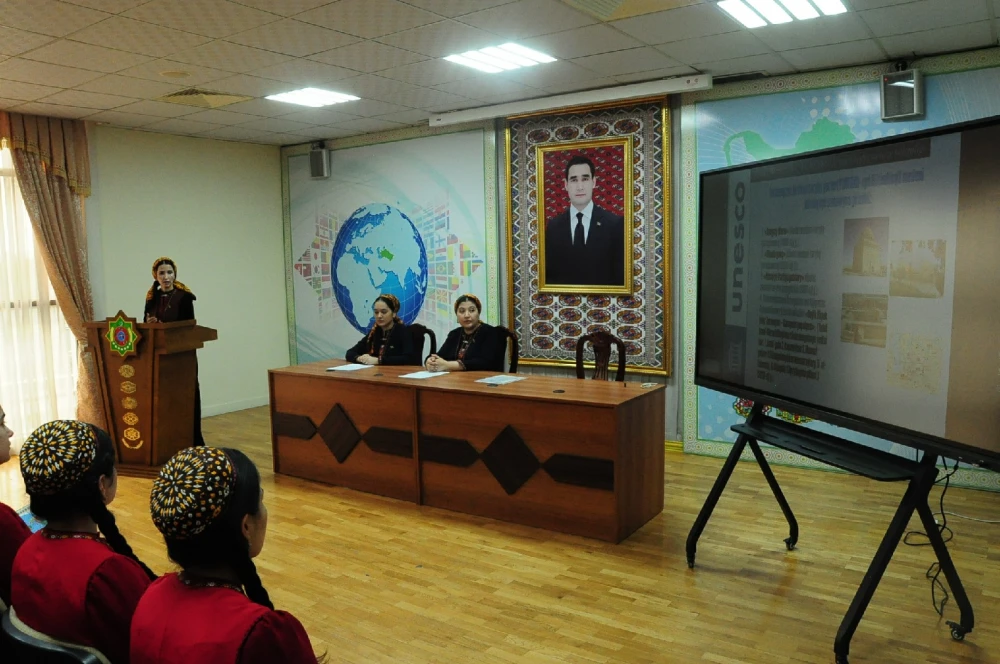 An Effective Scientific Seminar