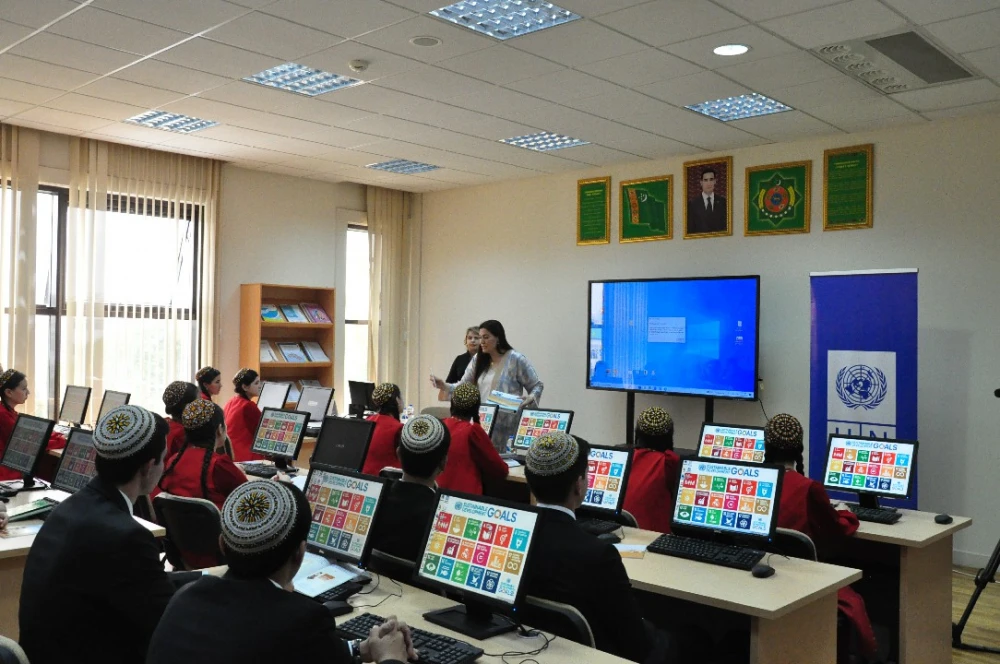 “TURKMEN YOUTH4SDGS” ATLY OKUW SAPAKLARY DOWAM EDÝÄR
