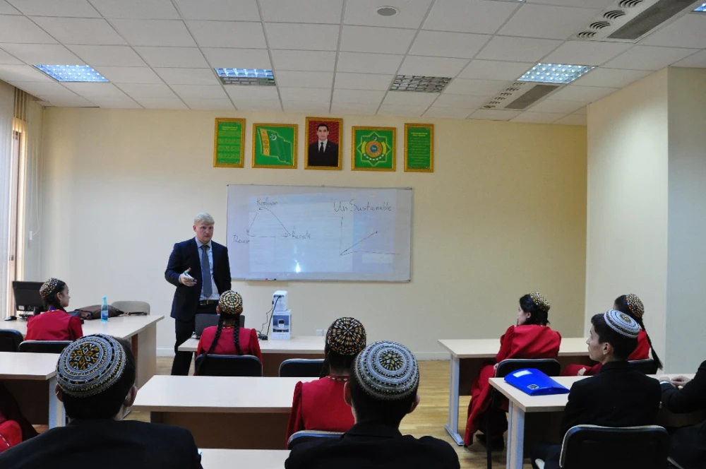 “ECOCLUB” GURNAGYNYŇ ILKINJI DUŞUŞYGY GEÇIRILDI