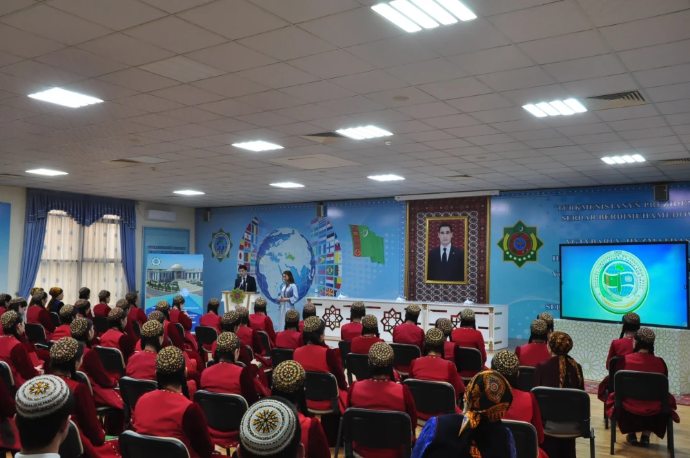 В Институте международных отношений состоялась встреча с экспертами