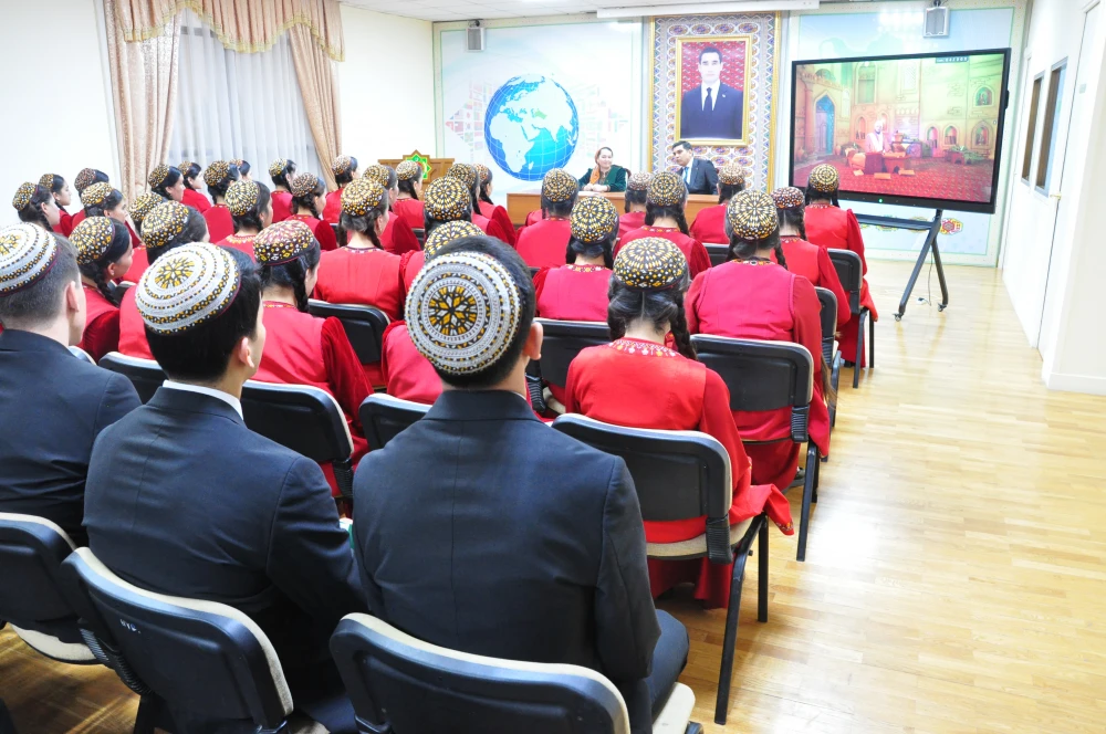 Täsirli geçen döredijilik duşuşygy