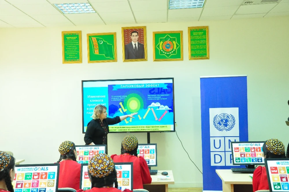 “TURKMEN YOUTH4SDGS” ATLY OKUW SAPAKLARY DOWAM EDÝÄR