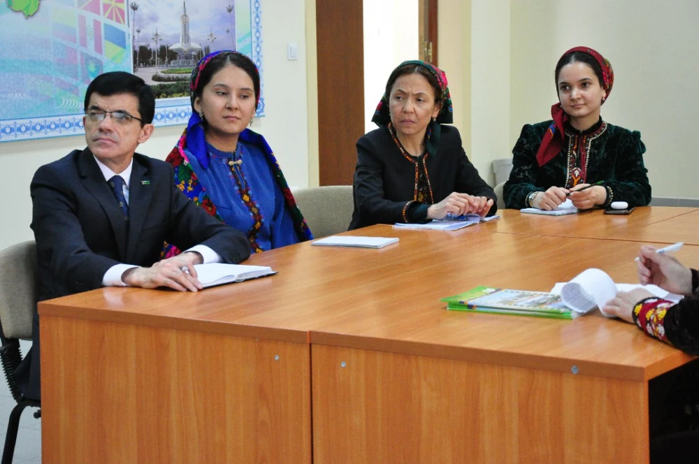 Instructors of the IIRMFA took part in an online seminar