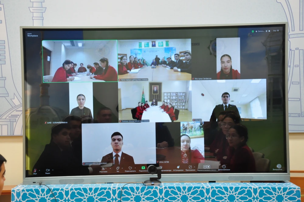 ÝAŞ HABARÇYLARA «HALKARA ÇÄRELERDE ALYPBARYJYNYŇ USSATLYGY» ATLY OKUW SAPAGY  GEÇIRILDI