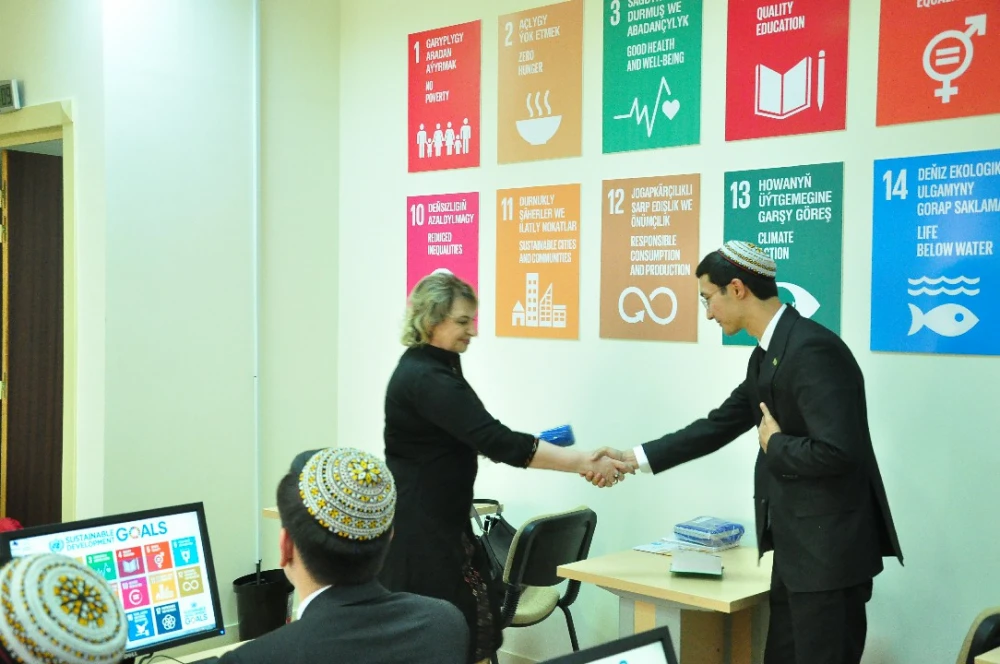 “TURKMEN YOUTH4SDGS” ATLY OKUW SAPAKLARY DOWAM EDÝÄR