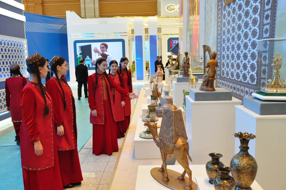 Выставка, посвященная 30-летию постоянного нейтралитета Туркменистана