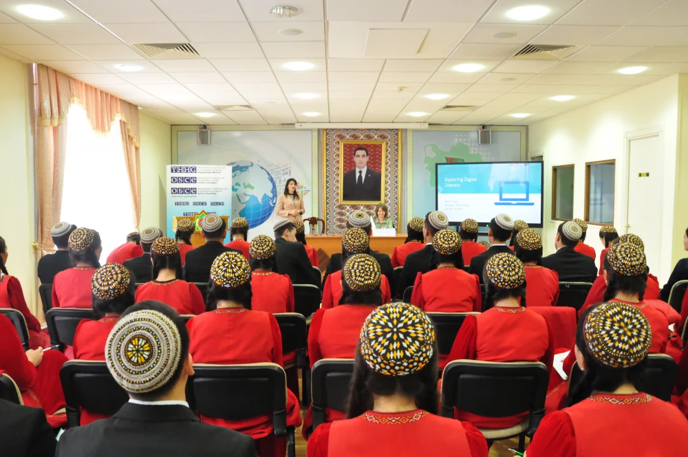 Media Literacy Course for Journalist Students and Workshop for Educators