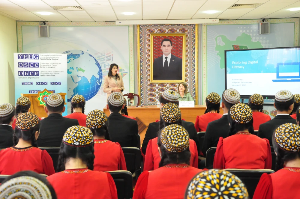 Media Literacy Course for Journalist Students and Workshop for Educators