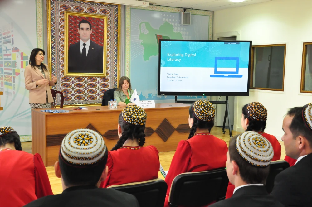 Media Literacy Course for Journalist Students and Workshop for Educators