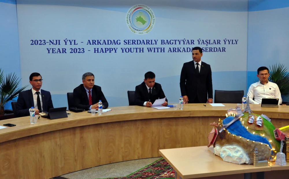 Ýaşlary ylma we telekeçilik işlerine çekmek boýunça bäsleşik geçirildi