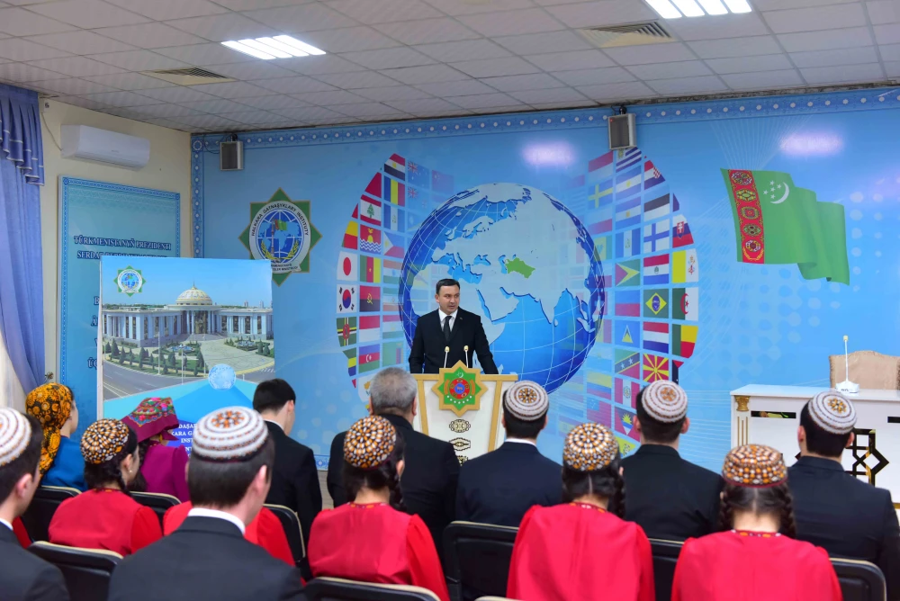 Media topar bilen maslahat geçirildi