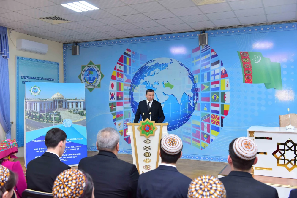 Media topar bilen maslahat geçirildi