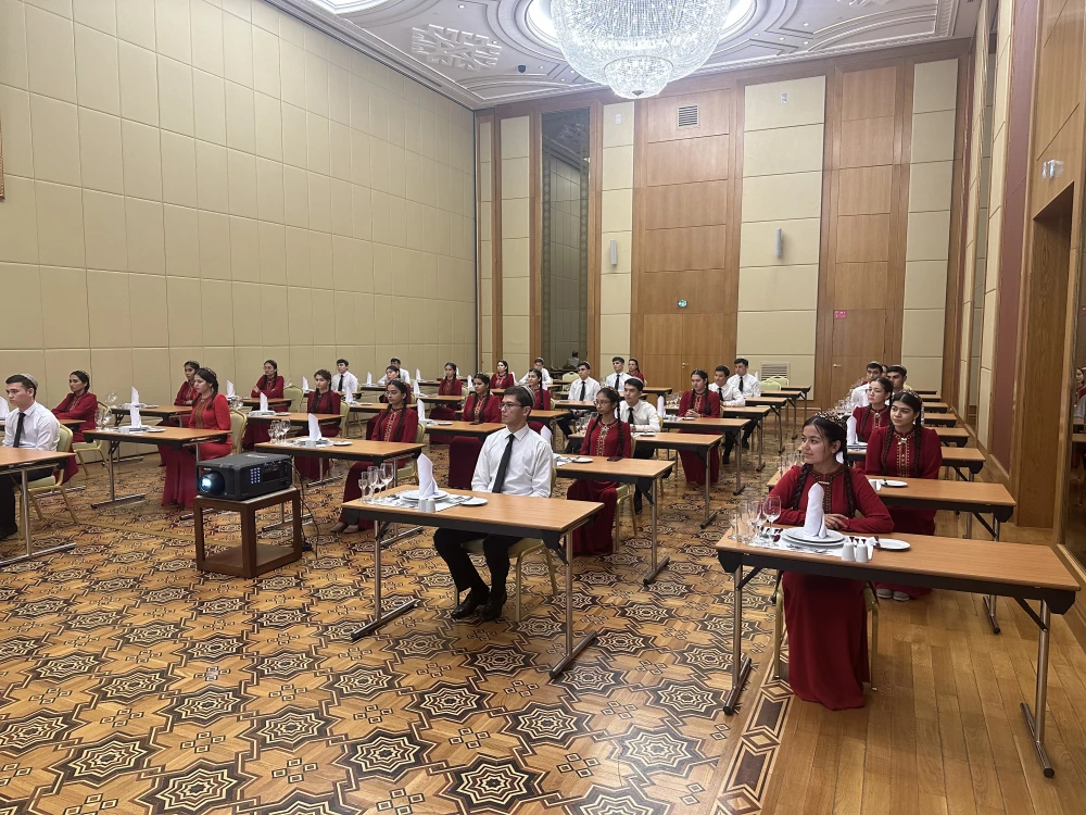 Учебный курс по дипломатическому этикету