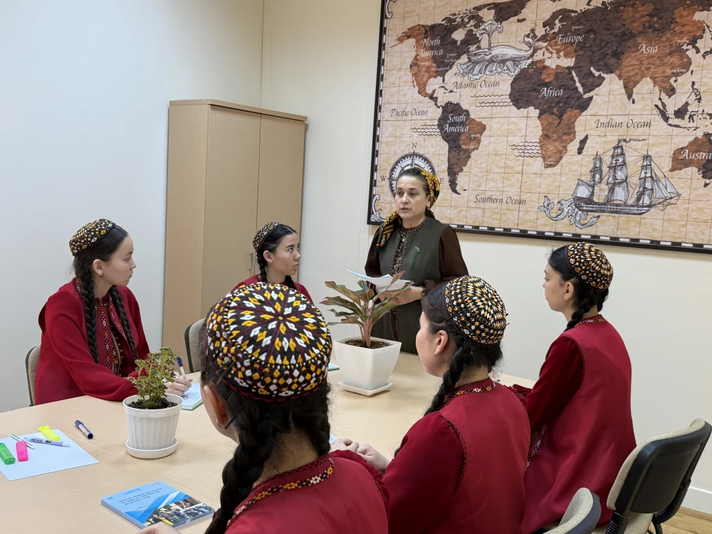 SUW DIPLOMATIÝASY BOÝUNÇA TEJRIBE SAPAGY GEÇIRILDI