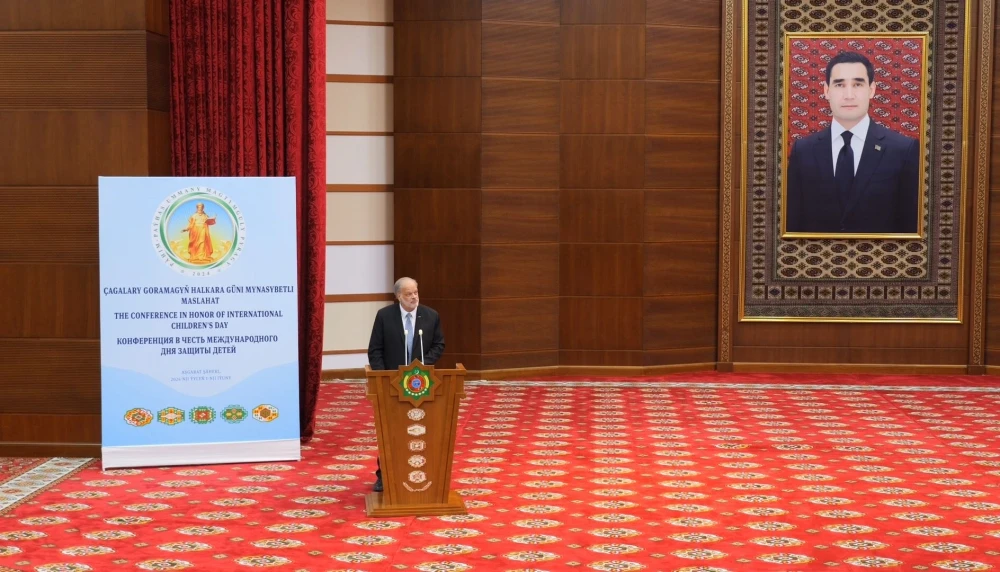 Çagalary goramagyň halkara gününe bagyşlanan maslahat we sergi geçirildi