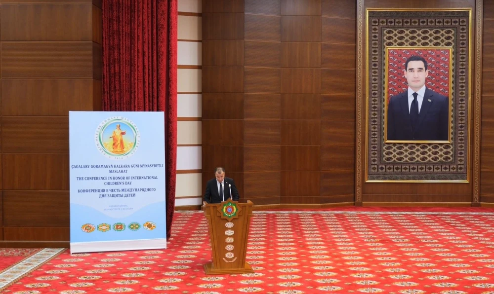 Çagalary goramagyň halkara gününe bagyşlanan maslahat we sergi geçirildi
