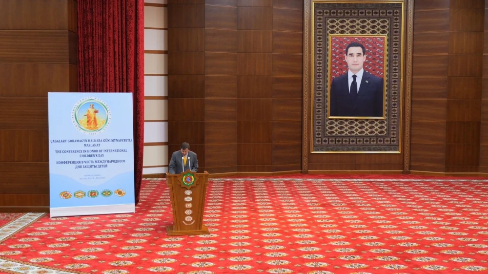 Çagalary goramagyň halkara gününe bagyşlanan maslahat we sergi geçirildi