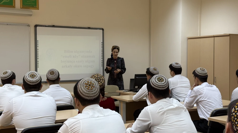 BILIM ULGAMYNDA «EMELI AŇY» ULANMAK BOÝUNÇA SANLY ULGAM ARKALY OKUW SAPAGY GEÇIRILDI