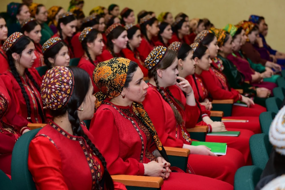 Magtymguly Pyragynyñ doglan gününiň 300 ýyllygyna bagyşlanan döredijilik duşuşygy